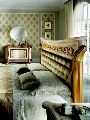 Cama doble de diseño de dormitorio de diseñador de alta calidad, cama Chesterfield estilo Art Nouveau.