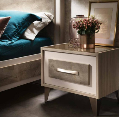 Mesa de noche de la cama, conjunto de dormitorio de 3 piezas. Lujo, moderno, completo, muebles italianos.