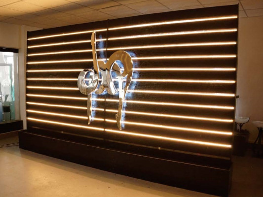 Panel de pared fuente de agua LED Diseño Pared divisoria Cascada de agua