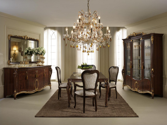 Clásicos 4 sillas Sillas de diseñador Conjunto de madera italiano para comedor.