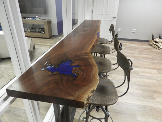 Epoxi Barra de bar de madera real muebles masivos mesa de resina epoxi en cascada 240x70.