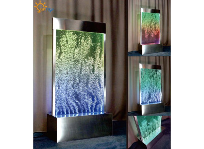 Moderna mampara de agua, muros de agua, columna de pared de agua con luces LED.