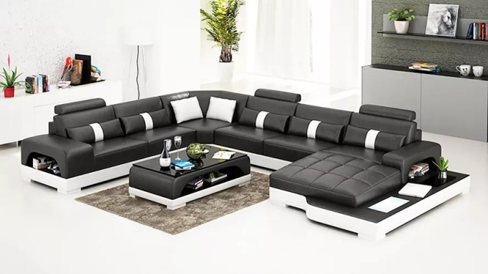 Moderno sofá esquinero en forma de U, mesa de centro, sofá de cuero esquinero, tapizado en naranja de lujo.