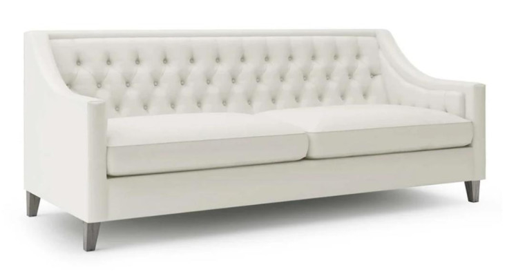 Sofá Chesterfield de tres plazas blanco de diseño moderno en textil, nuevo y original.