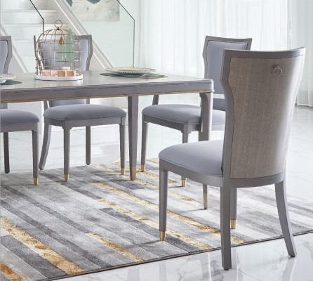 Sillas de madera para comedor con grupo de sillas acolchadas.