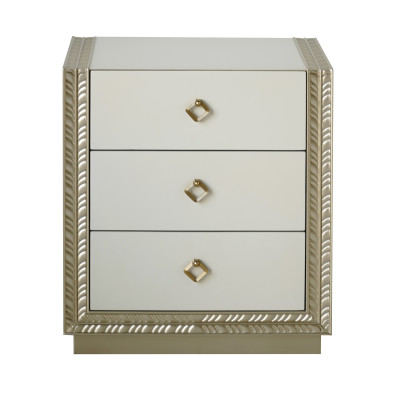 Mesillas auxiliares de consola para consolas de diseño en madera de alto brillo.