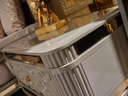 Conjunto de dormitorio de lujo para un confort exigente.