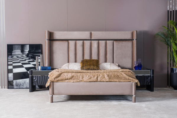Set de dormitorio completo cama + 2 mesitas de noche + armario de 4 piezas.