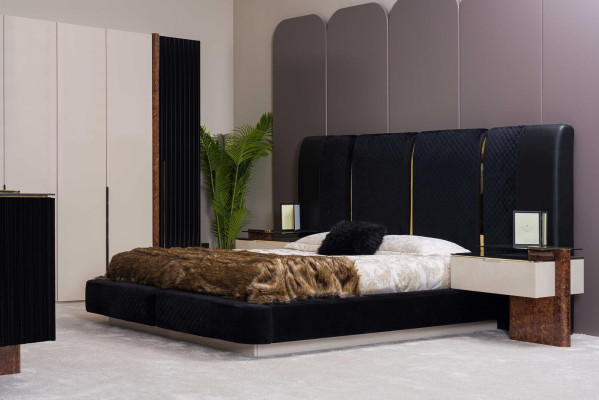 Juego de dormitorio de lujo con cama, 2 mesitas de noche y armario de madera completo.