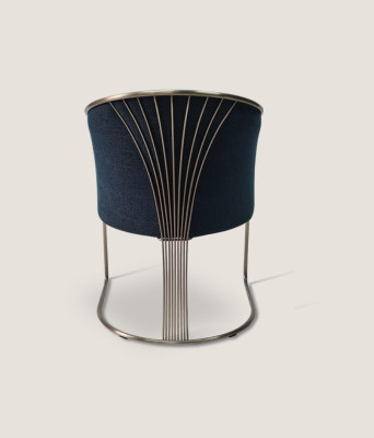 Sillón de acero inoxidable azul de lujo de una plaza con cojines y reposabrazos, silla con respaldo.