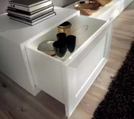 Moderno conjunto de pared con aparador y armario de salón.