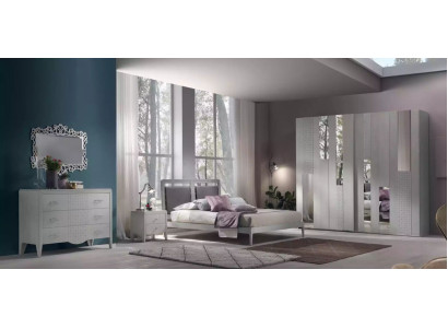 Juego de dormitorio de lujo de 5 piezas. Cama, 2 mesitas de noche, cómoda. Diseño moderno.