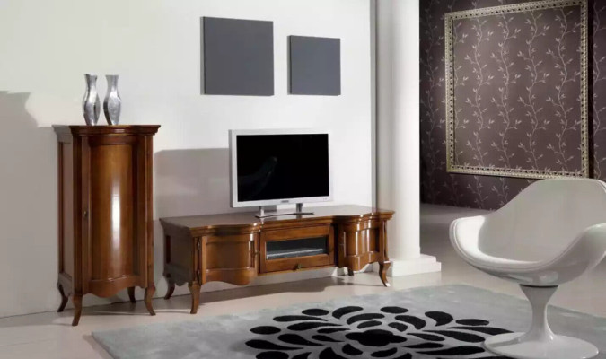Mueble de salón de madera estilo italiano clásico con armarios de pared.