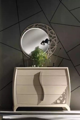 Cómoda con espejo de diseño de consola de lujo, muebles de cómoda de madera beige.