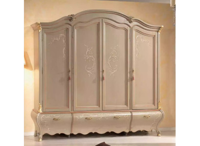Gran armario clásico de cuatro puertas de madera maciza de lujo