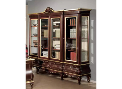 Clásica estantería marrón de libros con cajones, puertas de cristal, muebles de madera maciza.