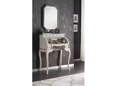 Cómoda blanca exclusiva para la sala de estar. Muebles de madera de alta calidad.