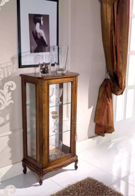 Clásico aparador marrón de lujo, vitrina de vidrio, muebles de madera de diseñador para la sala de estar.