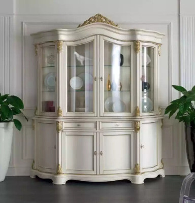 Vitrina de lujo italiana con diseño de vidrio.