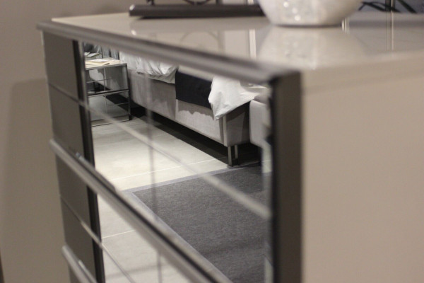 Cómoda de cristal Muebles de cajones Armario moderno Cómoda Dormitorio Loft Nuevo