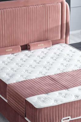 Juego de dormitorio rosa con cama de metal estilo 2 mesitas de noche modernas nuevas de 3 piezas.