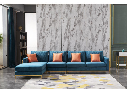 Sofá de esquina en forma de L con juego de sillones decorativos modernos de cuero nuevo.
