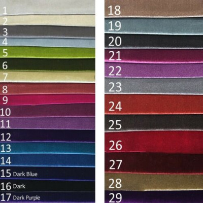 Sofá redondo tapizado Chesterfield de terciopelo de estilo antiguo para 4 personas.