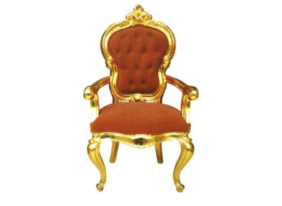 Elegante silla barroca en tono naranja original con brillantes soportes dorados.
