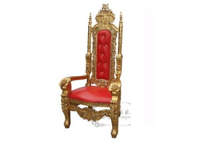 Un diseño maravilloso de una sorprendente silla roja con increíbles detalles en cada elemento decorativo en estilo barroco.