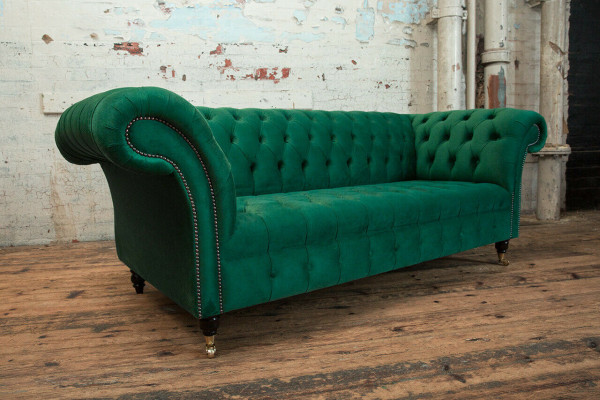 Sofá Chesterfield clásico de 3 plazas en diseño de terciopelo y cuero verde, nuevo.