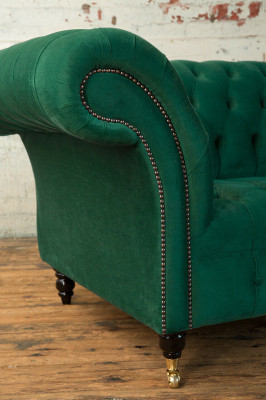 Sofá Chesterfield clásico de 3 plazas en diseño de terciopelo y cuero verde, nuevo.