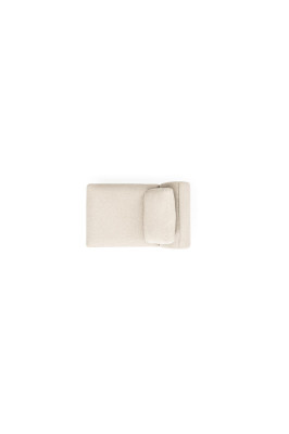 Cómodo sofá de 5 plazas en beige sencillo y diseño moderno.