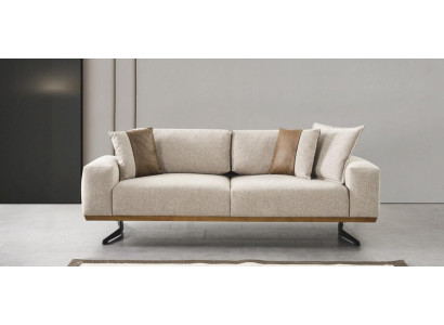 Sofá de tres plazas de diseñador color beige, muebles de lujo en la sala de estar, 225 cm.