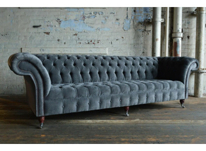 Sofá Chesterfield gris de diseñador, grande, de 4 plazas, mueble tapizado.