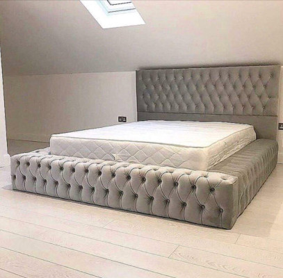 Chesterfield Gran Cama Gran Cabecero Camas Tapizadas Hotel Terciopelo Gris Tela Orejas