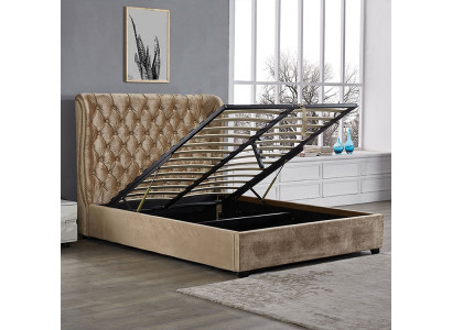 Cama tapizada Chesterfield beige diseño de lujo para dormitorio.