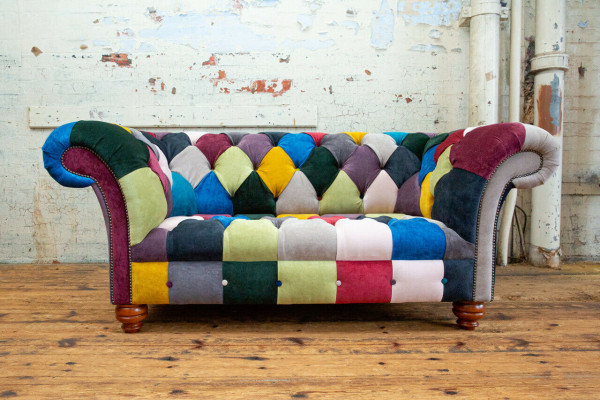 Diseño moderno Sofá de 2 plazas Chesterfield colorido en tela Sofá acolchado de diseño