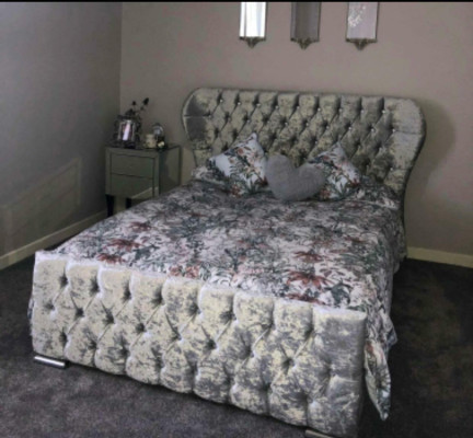 Diseño Chesterfield Cama de Terciopelo de Lujo Textil Dormitorio Doble 200x200cm