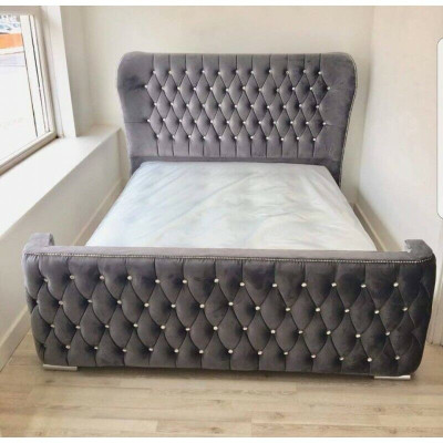 Diseño de cama Chesterfield en textil de cuero de terciopelo para camas de hotel en dormitorios.