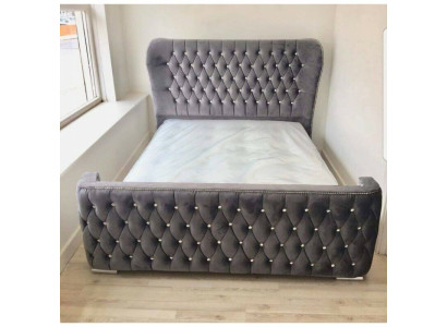 Diseño de cama Chesterfield en textil de cuero de terciopelo para camas de hotel en dormitorios.