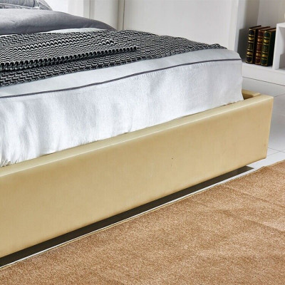 Diseño de cama Chesterfield beige para dormitorio Inglés con textil tapizado.