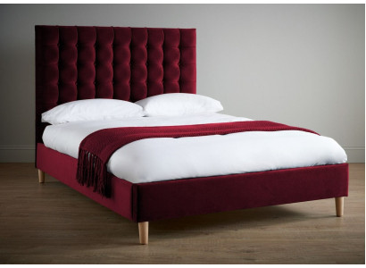 Cama de lujo de terciopelo rojo de doble diseño Chesterfield clásico de tela.