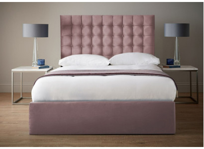 Cama Chesterfield doble de diseñador rosa, cama de dormitorio de diseñador.