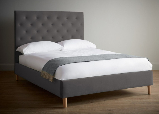 Cama tapizada diseño lujo cama doble hotel dormitorio Chesterfield gris.