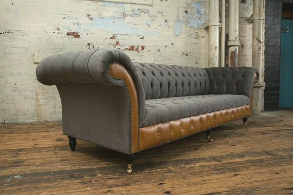 Sofá Chesterfield de diseñador color gris-marrón de lujo de 4 plazas