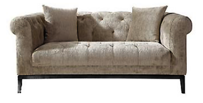Acogedor sofá Chesterfield de tres plazas en color beige para la sala de estar.