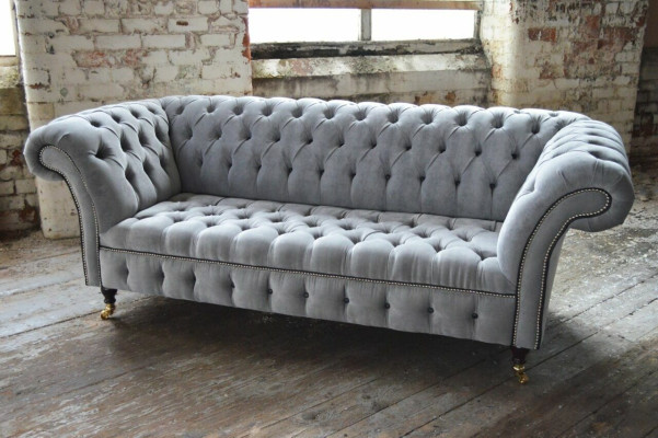 Sofá de lujo Chesterfield gris elegante de 3 plazas para sala de estar.