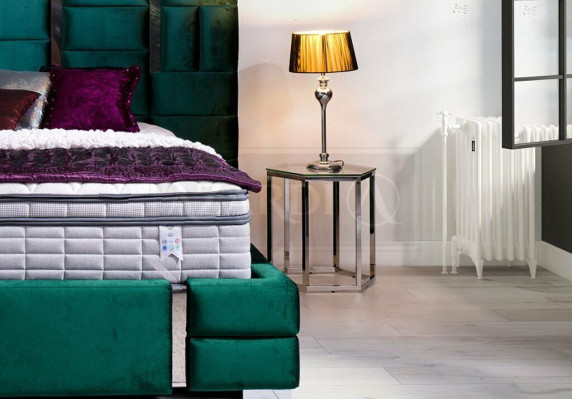 Cama tapizada, cama doble, cama de diseñador, cama matrimonial, cama de dormitorio, cama de terciopelo, camas de tela.