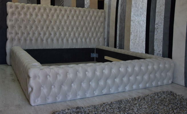 Elegante diseño Chesterfield Cama doble inglesa en beige - Camas con estilo atemporal
