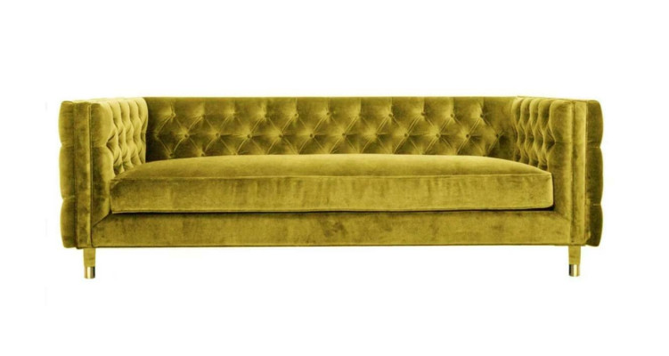 Sofá Chesterfield amarillo de 4 plazas de diseño de lujo en tela amarilla.